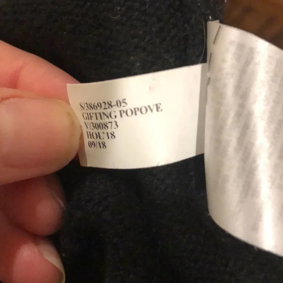 BANANA Republic Italian yarn long sleeve sweater - Picture 7 of 7